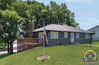 212 Delaware Dr, Ozawkie, KS 66070
