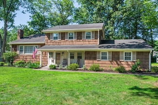 66 Watnong Dr, Morris Plains, NJ 07950