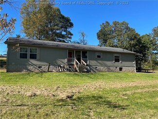 229 Eagle Ridge Rd, Leon, WV 25123