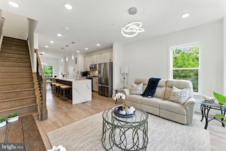 807 King Farm Blvd, Rockville, MD 20850