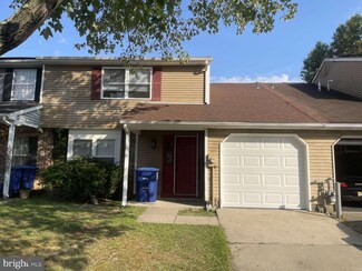 111 Sharrow La, Mount Laurel, NJ 08054