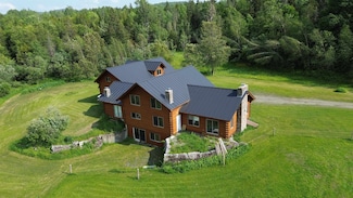 1666 S Albany Rd, Craftsbury, VT 05826