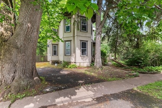 814 Oswego St, Liverpool, NY 13088