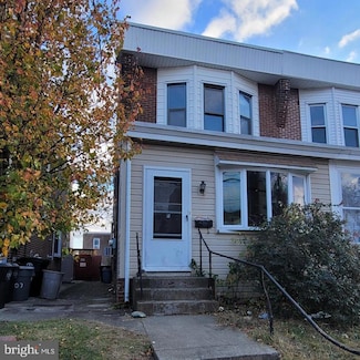 1205 E 9th St, Crum Lynne, PA 19022
