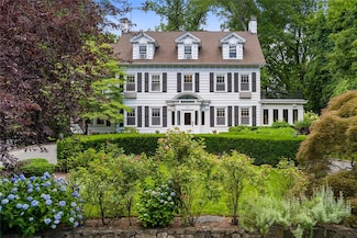 121 Overlook Cir, New Rochelle, NY 10804