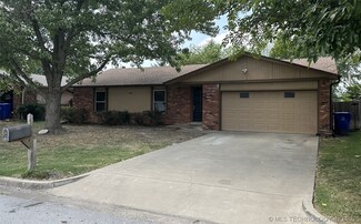 1909 S Gum Ave, Broken Arrow, OK 74012