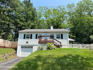 270 Wayne St, Troy, NY 12180