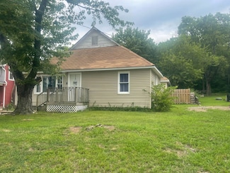 208 S 5th St, Fredonia, KS 66736