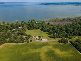 14 Hillside Rd, Edgerton, WI 53534