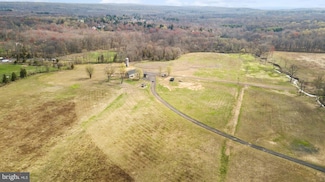 12 Lynnbrook Dr, Hopewell Township, NJ 08530