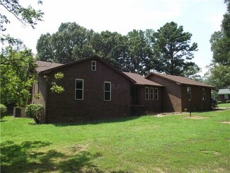 230 Sibley Dr, Selmer, TN 38375