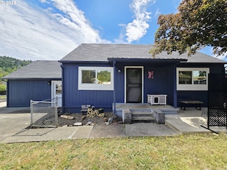 2951 NE Yount Ave, Roseburg, OR 97470