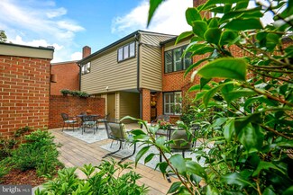18 Oakridge Ct, Lutherville Timonium, MD 21093