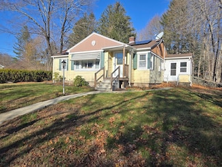 18 Fairview Ave, Dudley, MA 01571