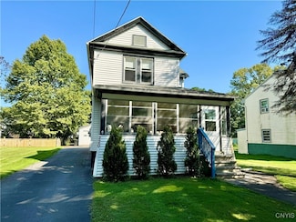 220 Elm St, Minoa, NY 13116