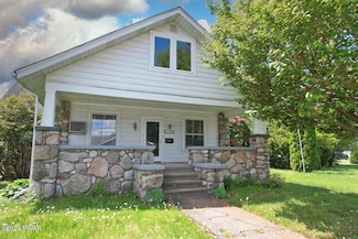 118 10th St, Matamoras, PA 18336