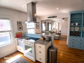 117 Water St, Stonington, CT 06378