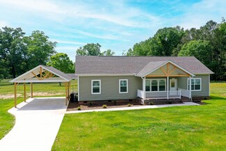 1063 Scurry Church Rd, Chappells, SC 29037