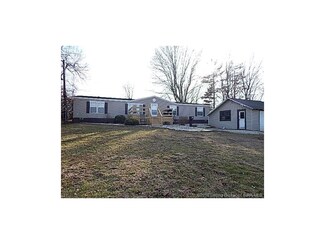 613 S Oak St, Paoli, IN 47454