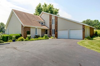 5744 E Bennett St, Springfield, MO 65809