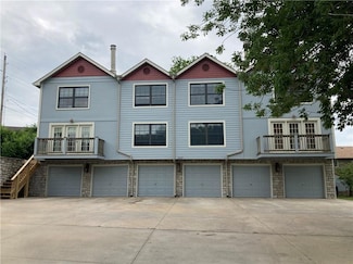 2901 University Dr, Lawrence, KS 66049