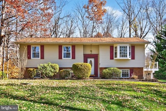 10823 Moore Dr, Manassas, VA 20111