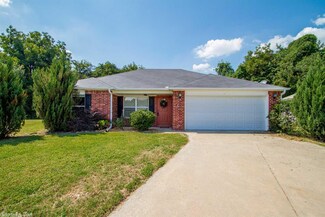 400 Saunders Dr, North Little Rock, AR 72117