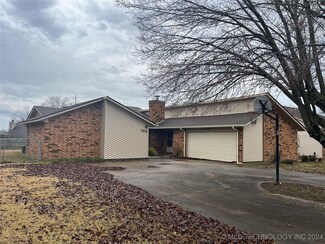 103 Foltz Ln, Muskogee, OK 74403