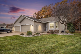 3799 Harris Dr Unit 15, Norton Shores, MI 49441