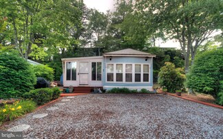 43 S Lake Dr, Marmora, NJ 08223
