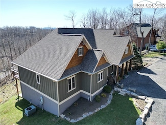 578 Pinnacle Dr, West Jefferson, NC 28694