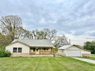 95 3rd St, Mountain Grove, MO 65711