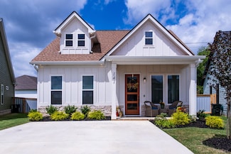 141 Idle Place Cir, Rossville, GA 30741