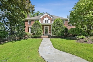 77 Dale Dr, Summit, NJ 07901
