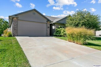 9133 S 28th St, Lincoln, NE 68516