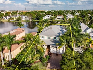 725 W Lake Dr, Naples, FL 34102