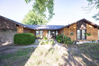 909 S City View Rd, Ponca City, OK 74604