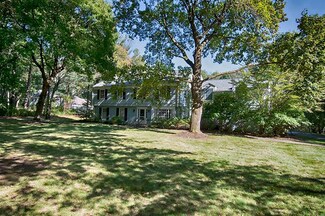 111 Forest Dr, Pittsburgh, PA 15238