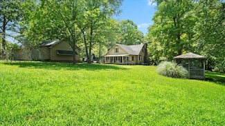1123 Lakeshore Dr, Halifax, VA 24558