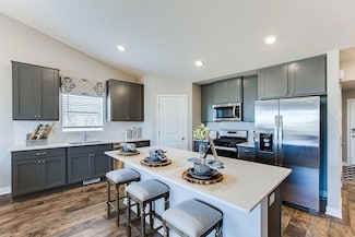 8236 Saddle Trail, Woodbury, MN 55129