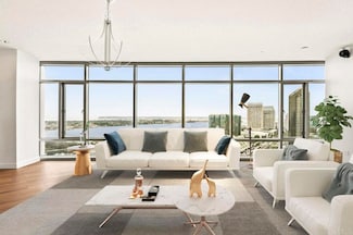 165 6th Ave Unit 2504, San Diego, CA 92101