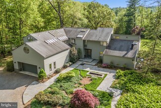 808 Crooked Crow Ln, Great Falls, VA 22066