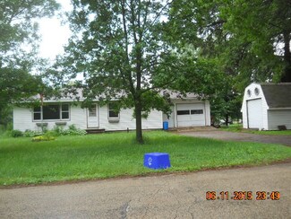 223 E Wood St, Oxford, WI 53952