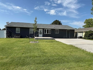 205 W Grove St, Hershey, NE 69143