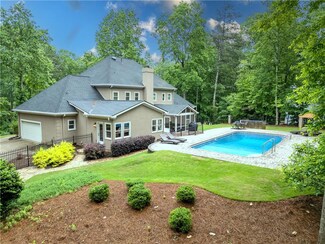 9950 Farmbrook Ln, Alpharetta, GA 30022