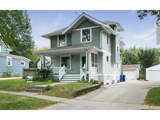 409 34th St NE, Cedar Rapids, IA 52402