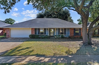 412 Summit Dr, Bossier City, LA 71111