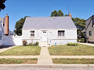 727 Windsor Rd, Uniondale, NY 11553
