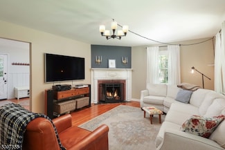 924 Maurice Ave, Rahway, NJ 07065