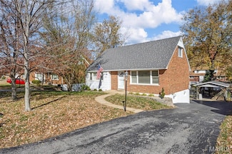 8728 Del Vista Dr, Saint Louis, MO 63126